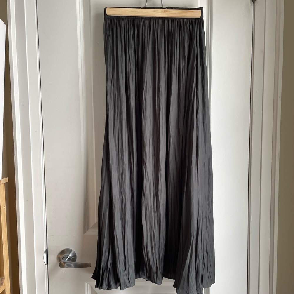 NWT Zara pleated skirt